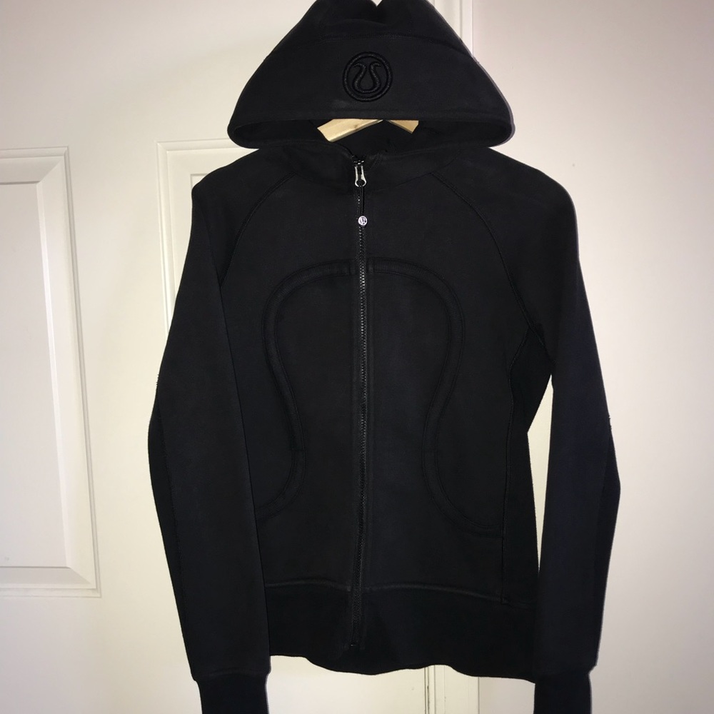 Women’s black Lululemon Scuba hoodie